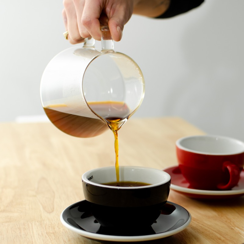 Bez parzenia kawy w ekspresie przelewowym nie ma szybkiego picia kawy! Polecamy kawę w ekspresie przelewowym!